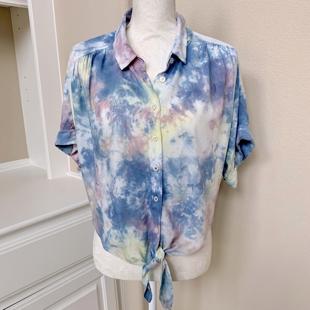 American Eagle Outfitters AE Tie Dyed Button Front Top Blouse Ladies Size Medium
